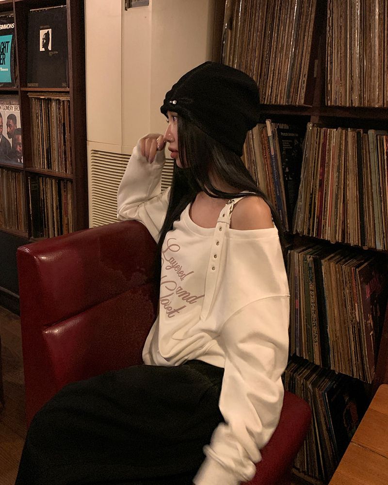 [ORIGINAL] Sugar Buckle Off-Shoulder sweatshirt