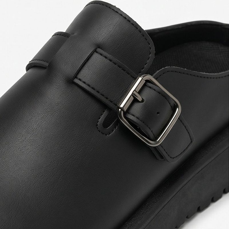 Buckle Round-Toe Clogs Black