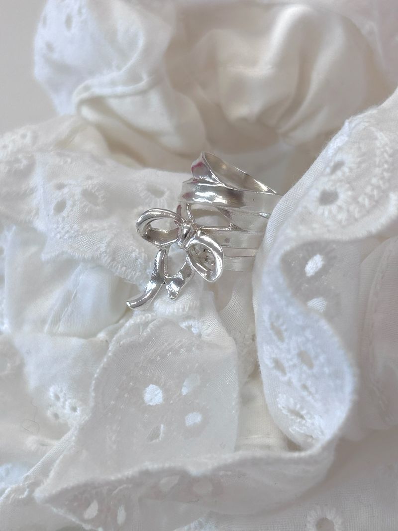 Ballet Lace-up Ring