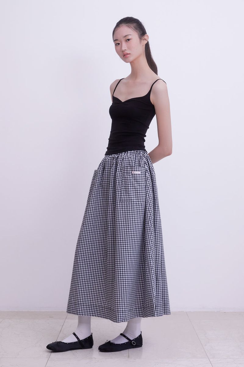 Gingham check pocket shirring Long skirt (BLACK)