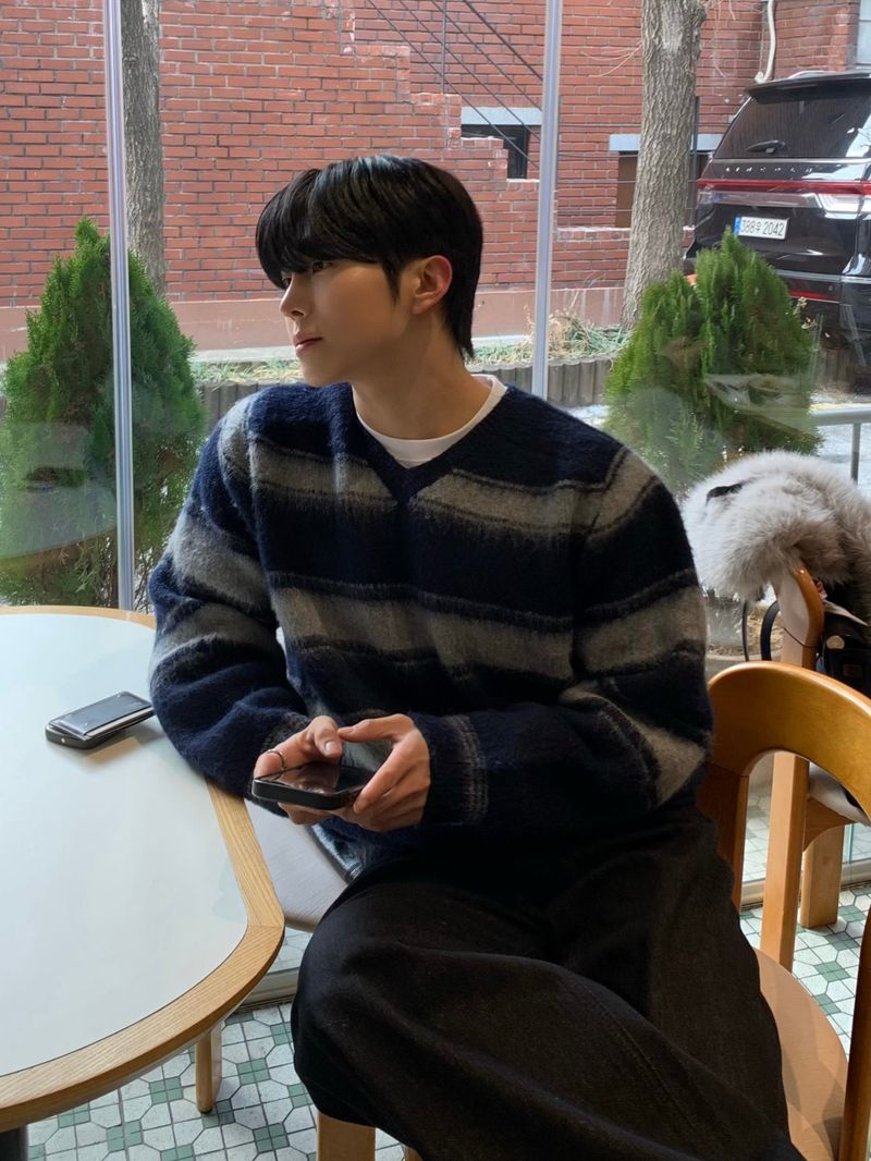 AVAND(アバンド)の「Marley wool v-neck knitwear(Tops)」