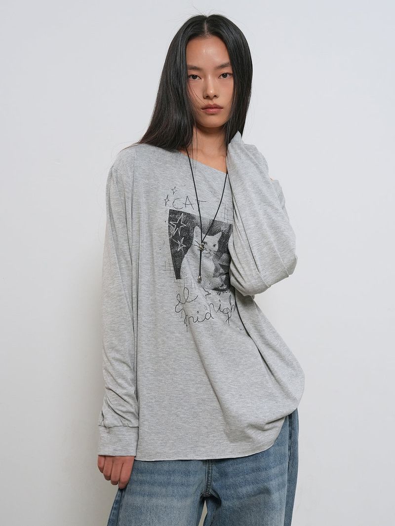 ボートネックルーズフィット グラフィックTシャツ
