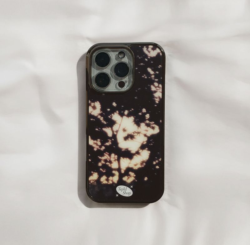 Tepid Shop（テピッドショップ）の「Tepid Komorebi _ グラスバンパーiPhoneケース（スマホグッズ/小物）」