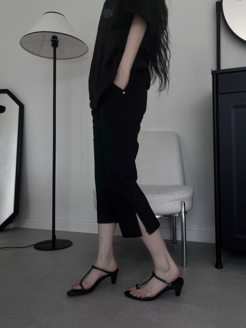 black slub capri denim