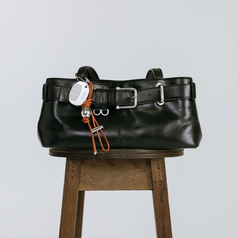 LEATHER COMB LAYERED KEYRING / BROWN