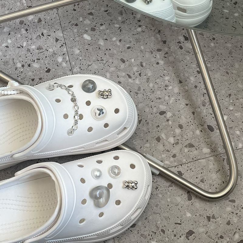 [made]space silver resin shoes charm set 