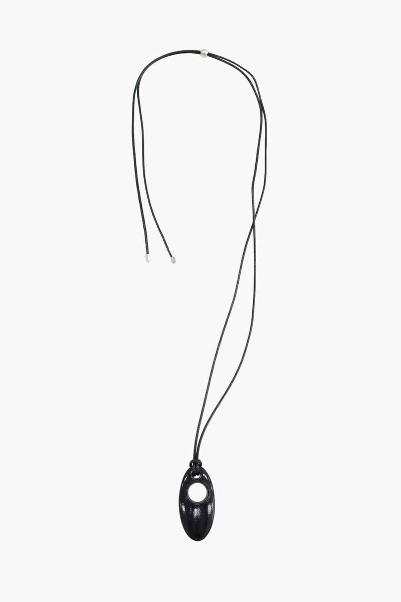 Hole pendant strap necklace