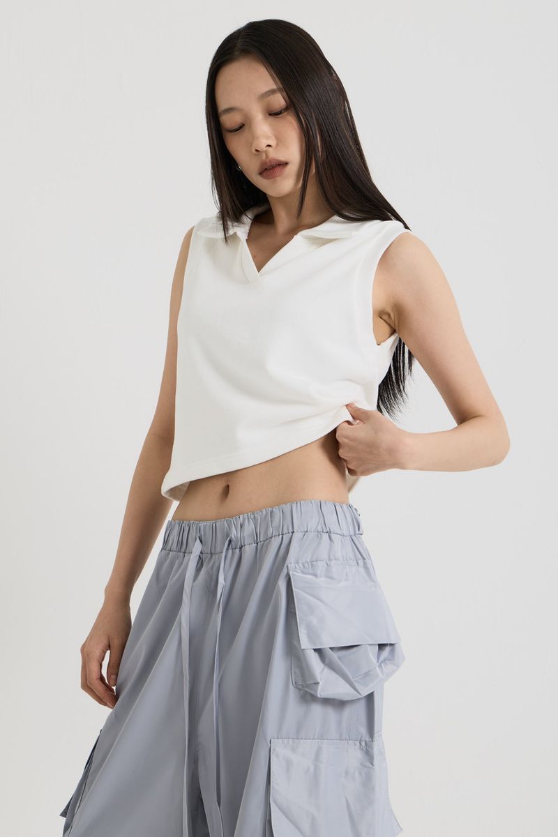 Sleeveless collar vest, White