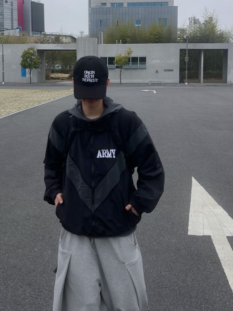 Ami Windbreaker Jacket (2 Colors)