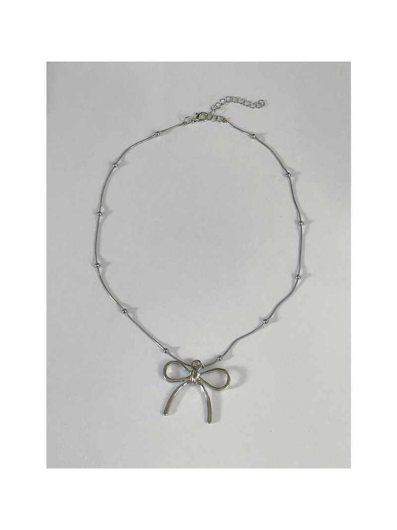 Ribbon ball necklace