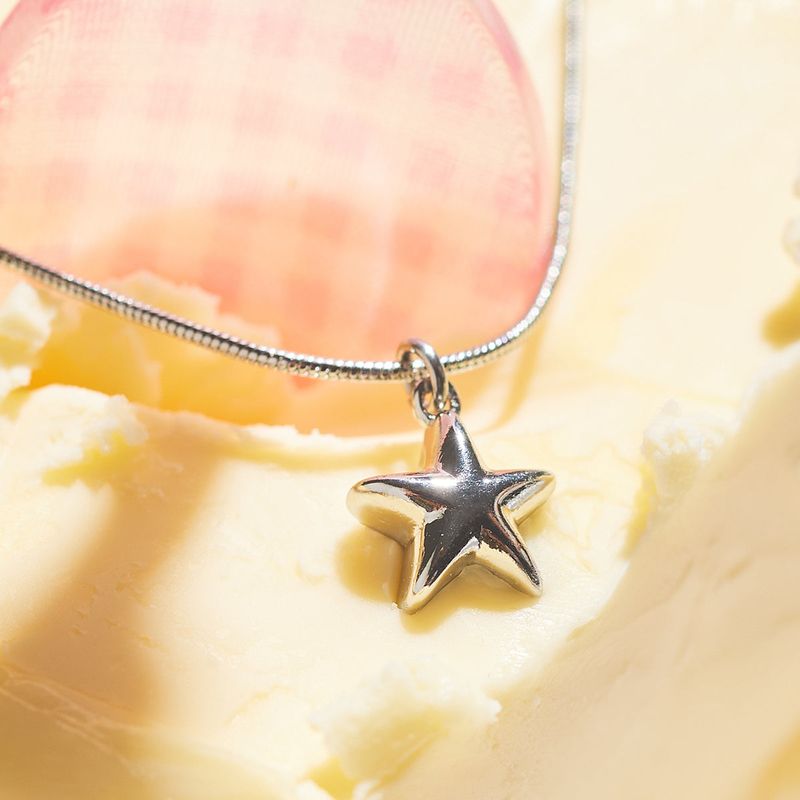 SINGLE STAR NECKLACE