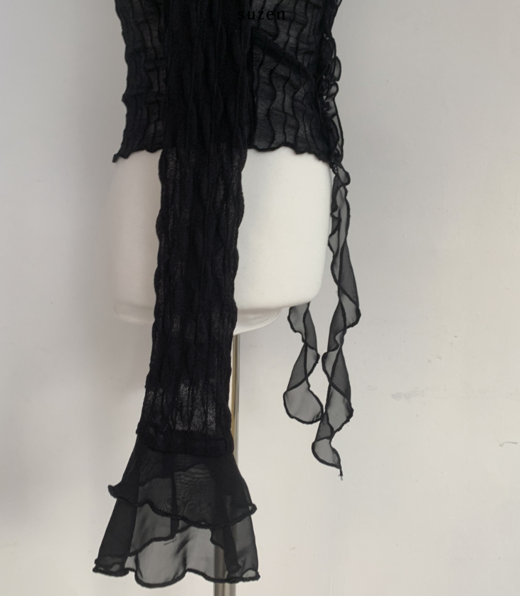 Mayou Shirring Scarf Blouse (black)