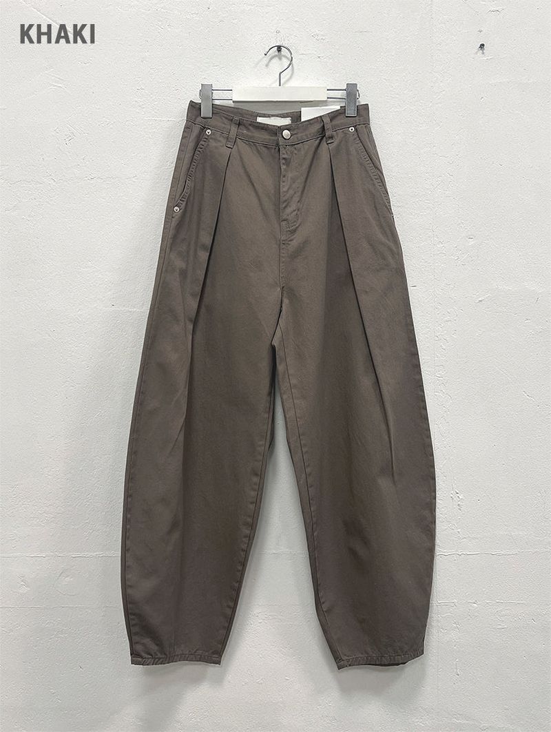 CURVED TUCK BALLOON PANTS (2C)