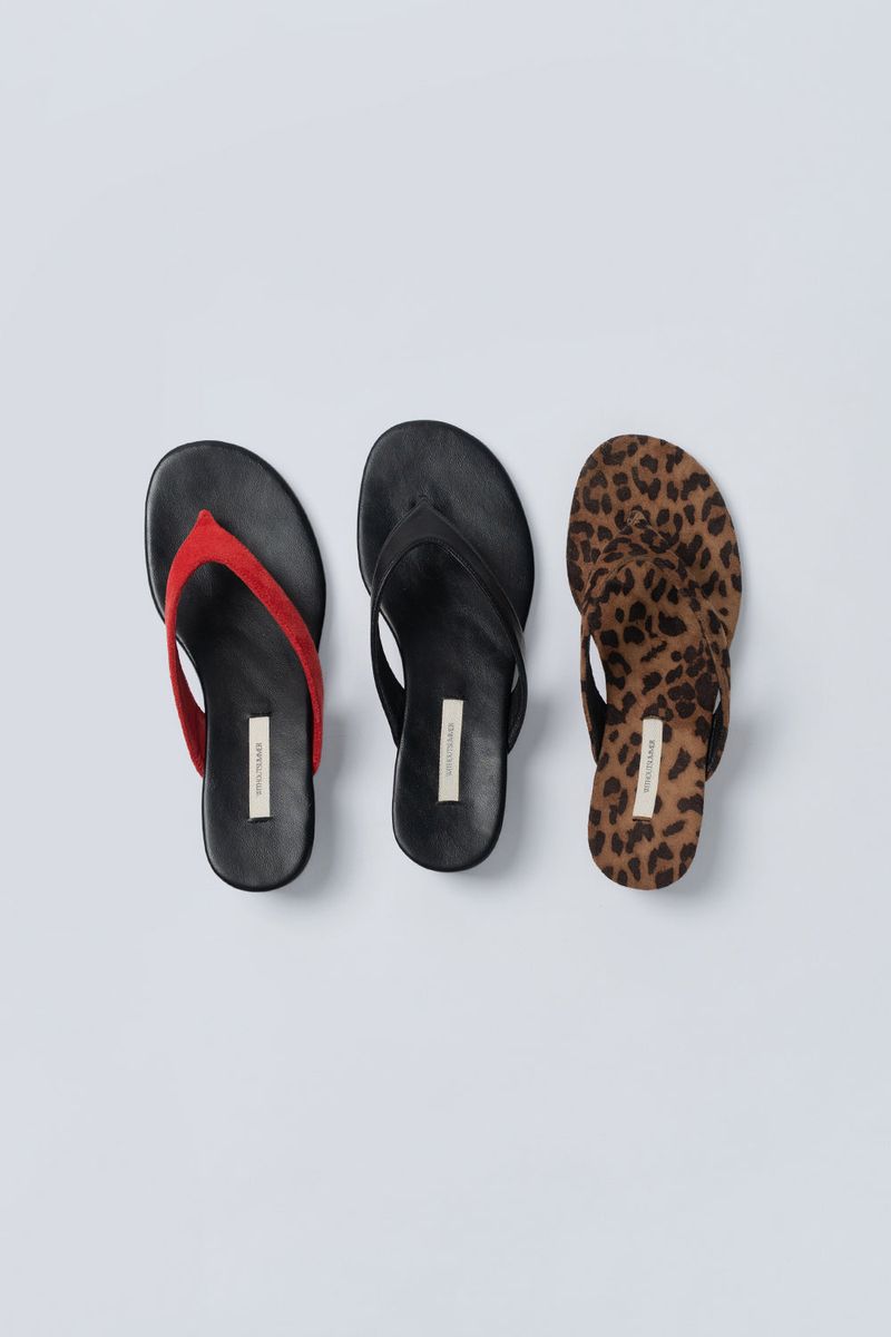 Simple flip-flop_leopard