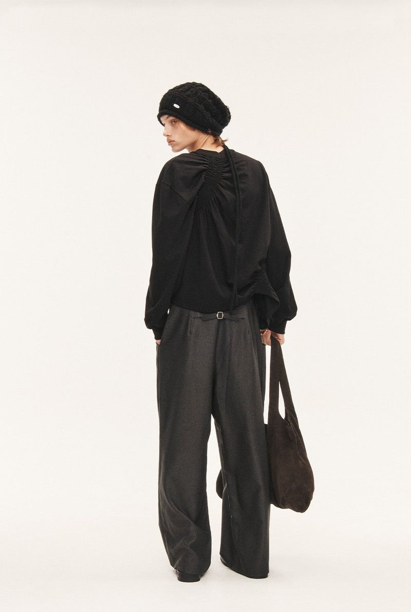 Roll smocking tee