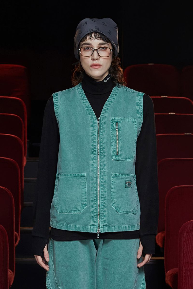UNALLOYED（アナロイド）の「DYED ZIP CARGO VEST / EMERALD（Tops）」