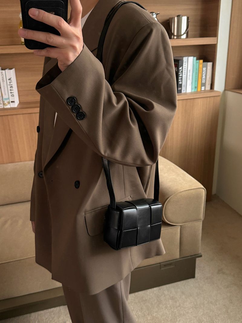 ASCLO(エジュクロ)の「ASCLO フォールドスクエアミニクロスバッグ(バッグ)」