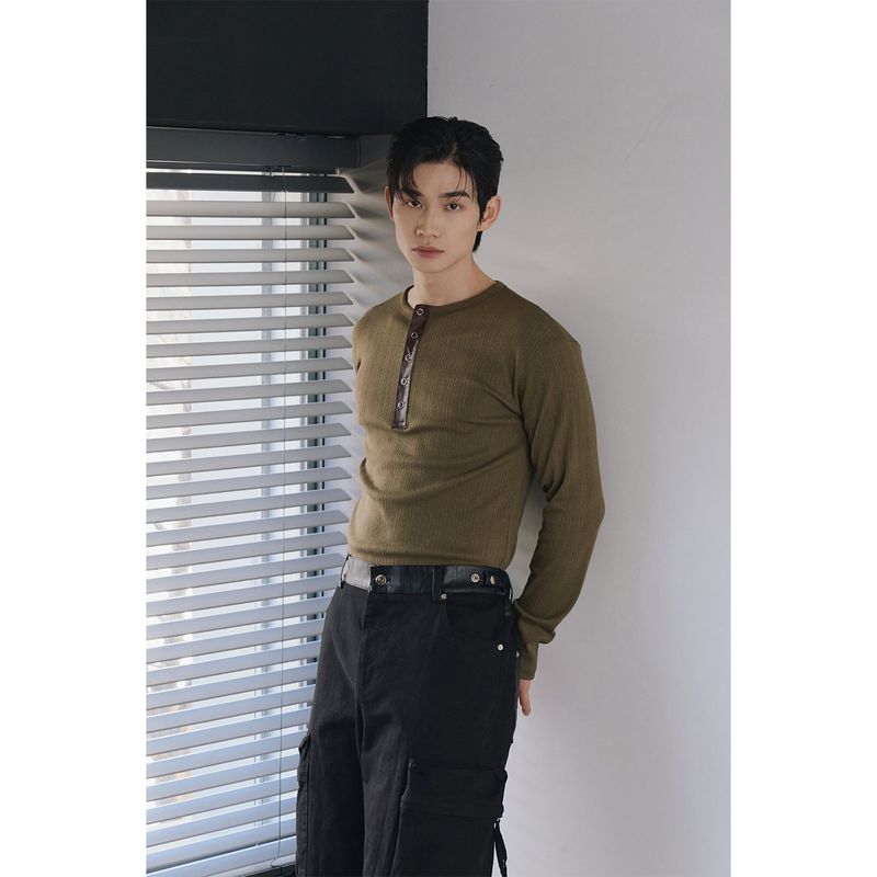 Leather ribbed henry neck long sleeves(Khaki)