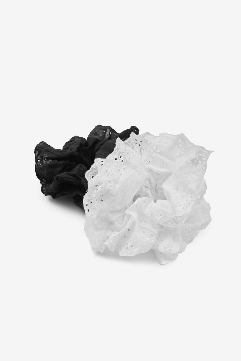 Elvie broderie scrunchie