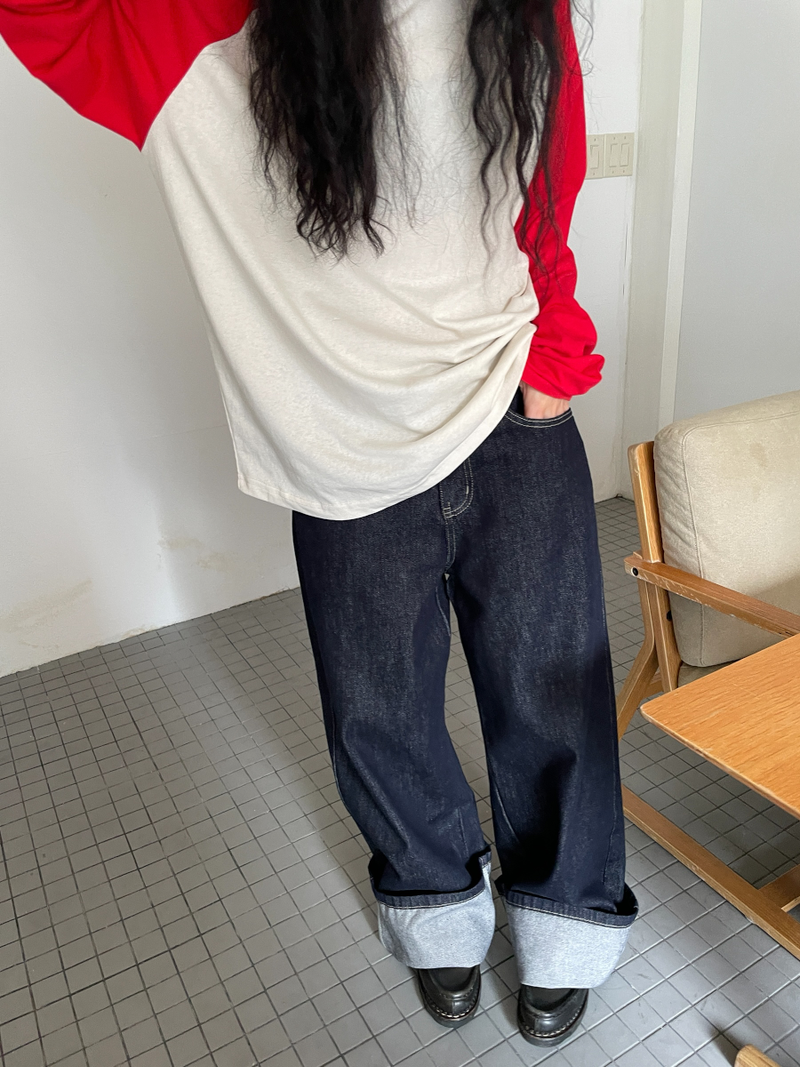 line raglan T