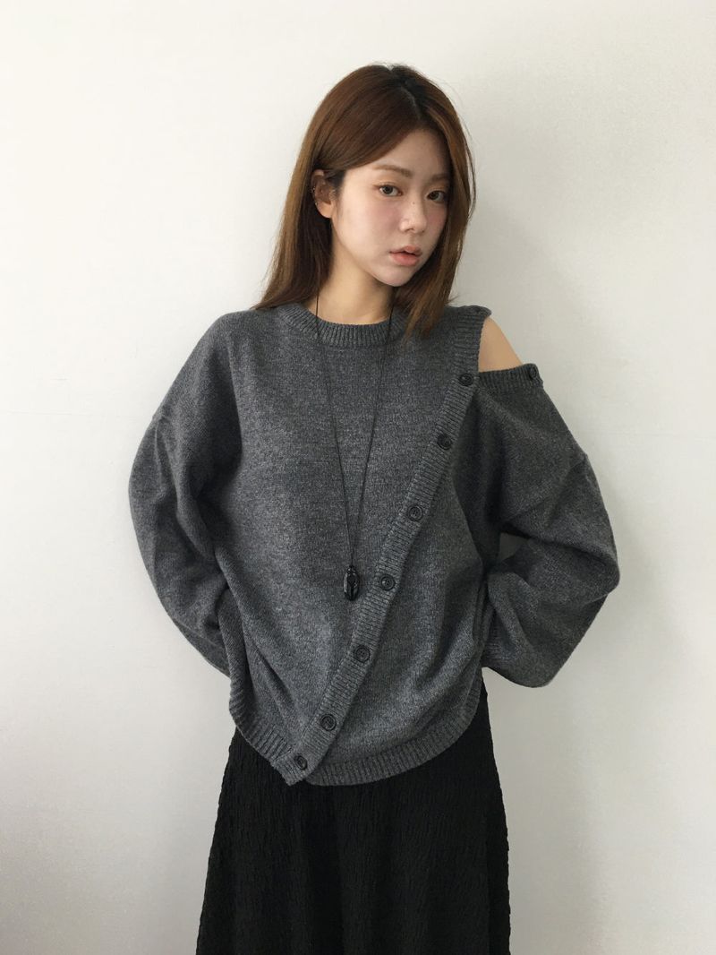 Cross button loose wool knit