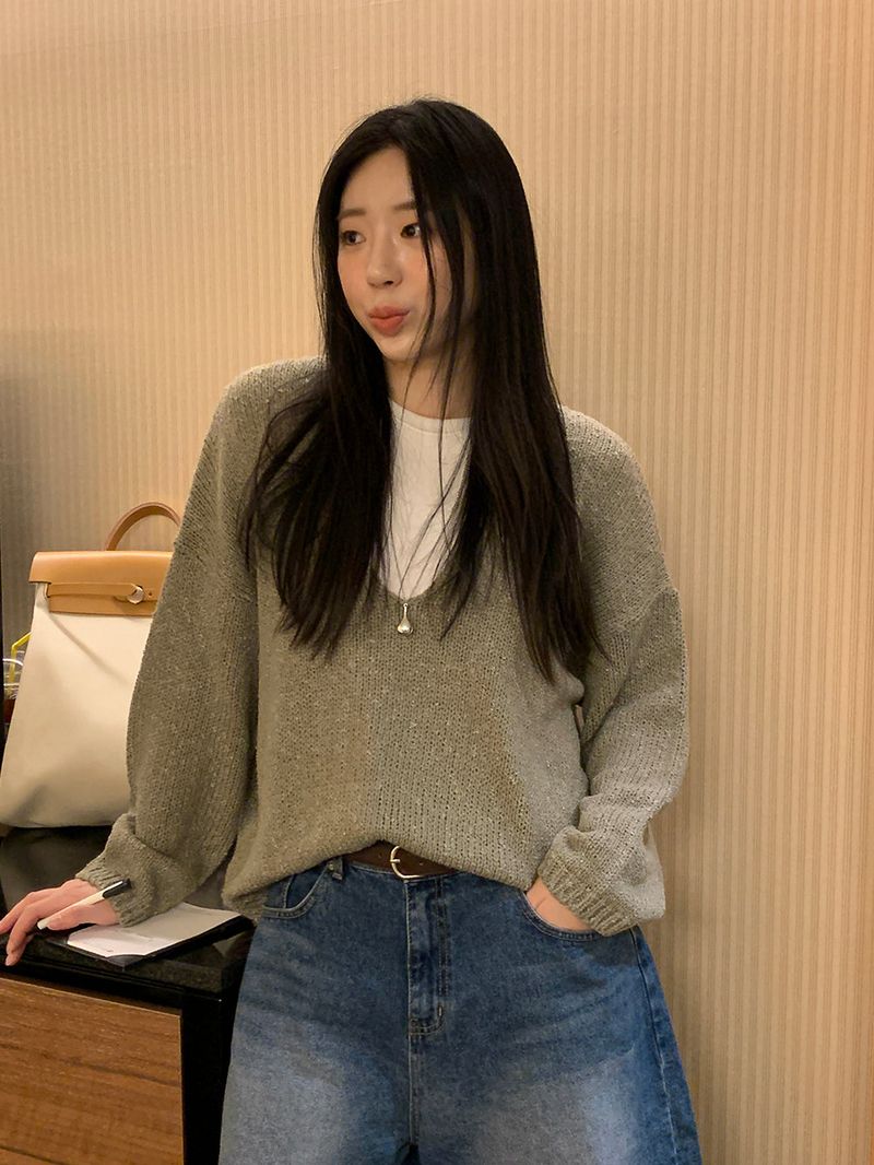 [MADE] Rieze Deep V Knit