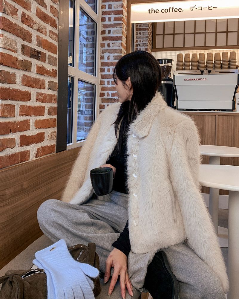 Trin collar fur jacket