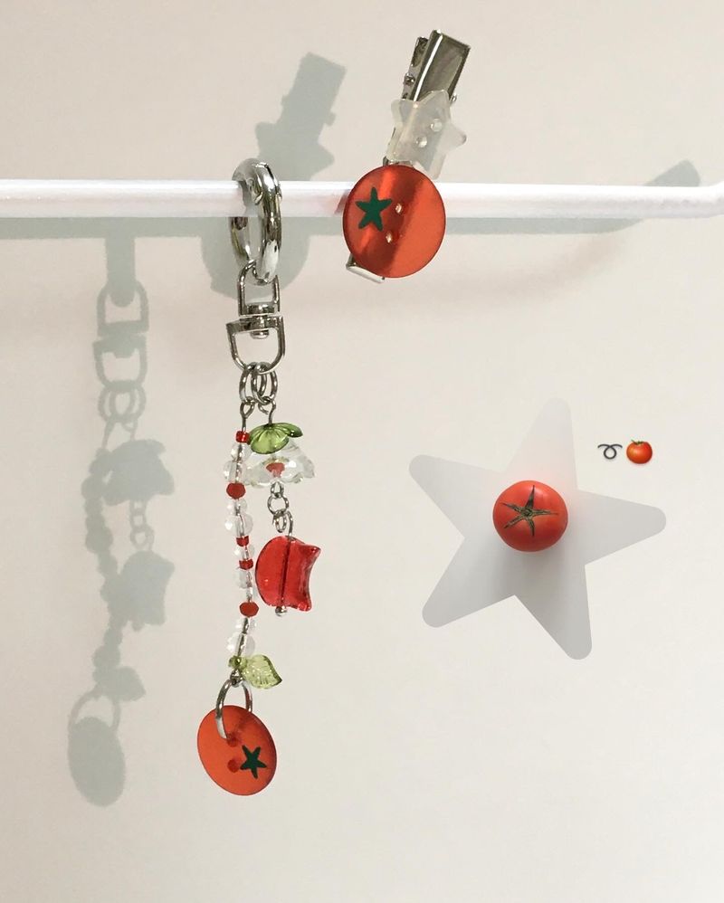 NA.on.Z（ナオンズ）の「トマトキャットキーリング（アクセサリー）」