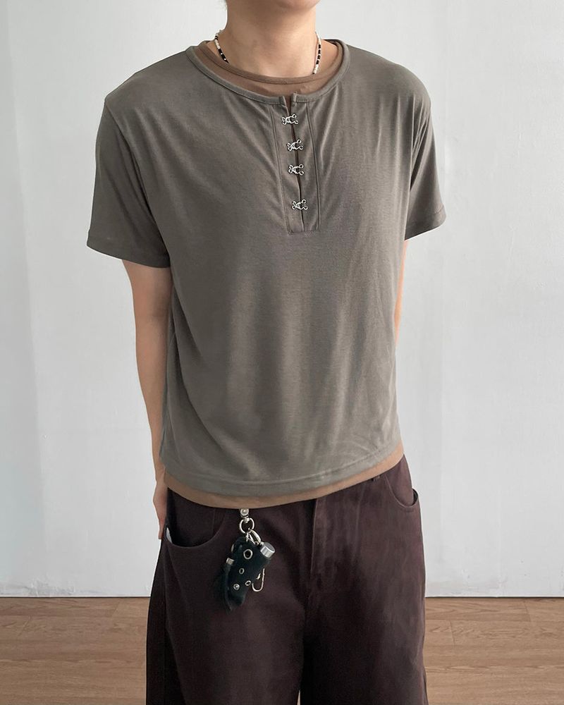 Clo Layered Buckle Short Sleeve T