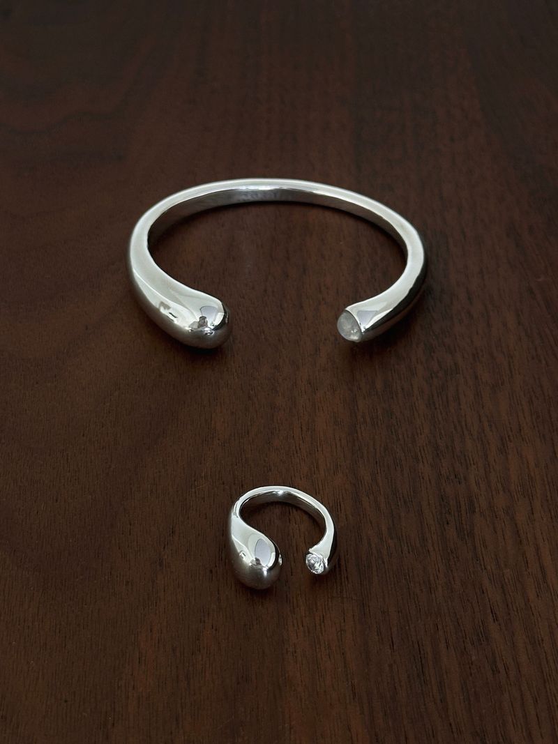 After Dawn（アフター ドーン）の「ECLIPSE SILVER BANGLE（Accessories）」