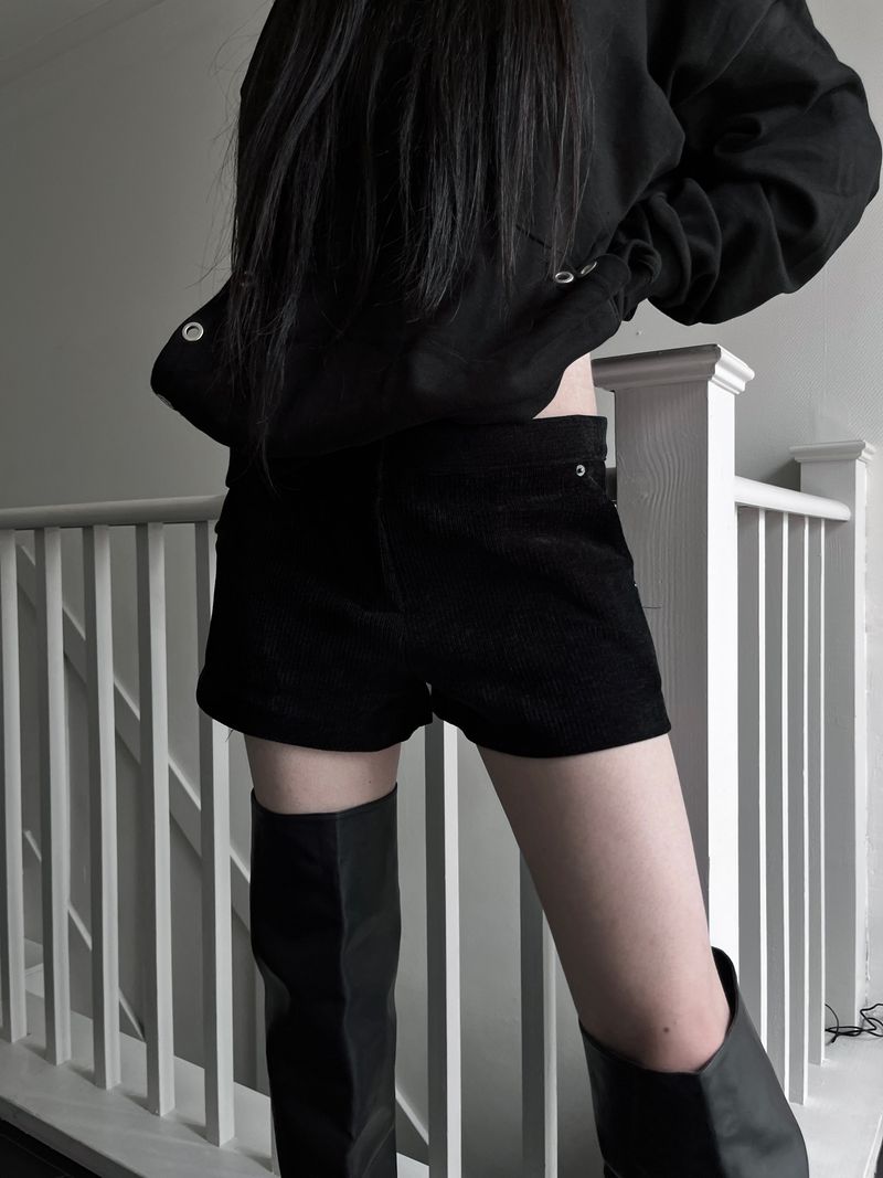 corduroy rivet short pants