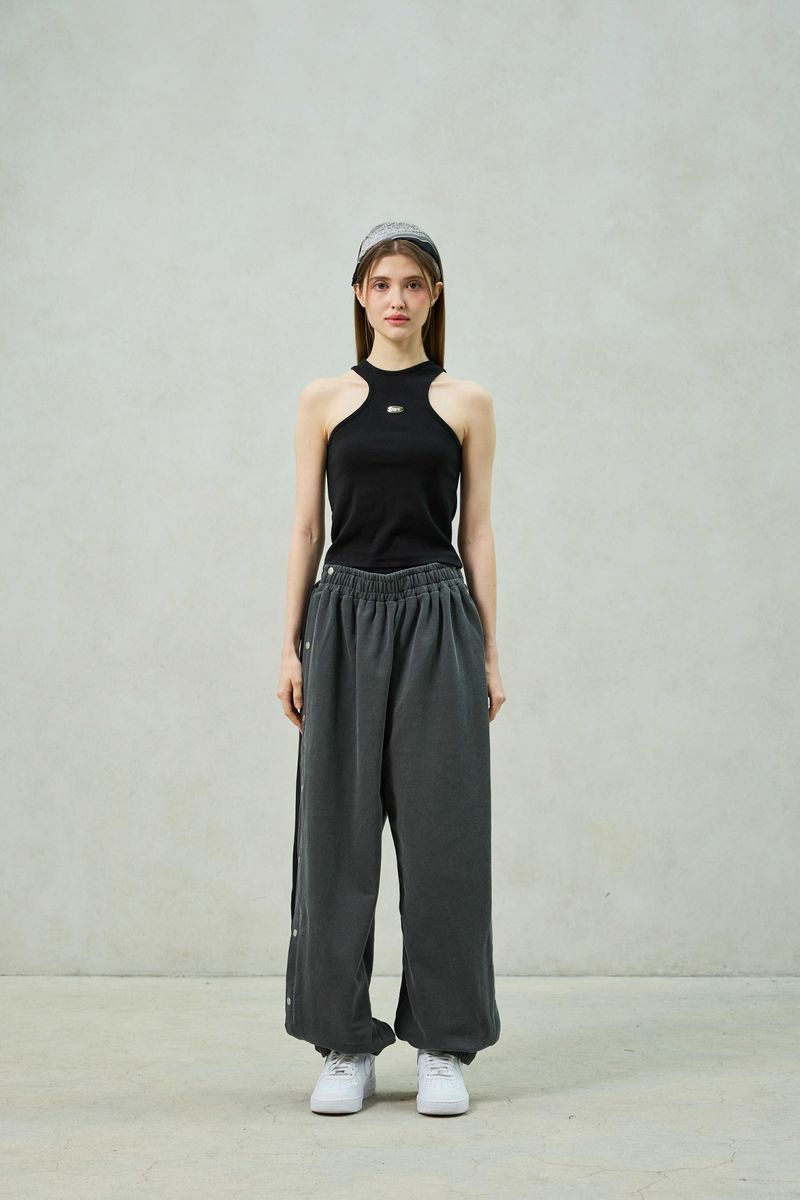 POPPY SLEEVELESS TOP / BLACK