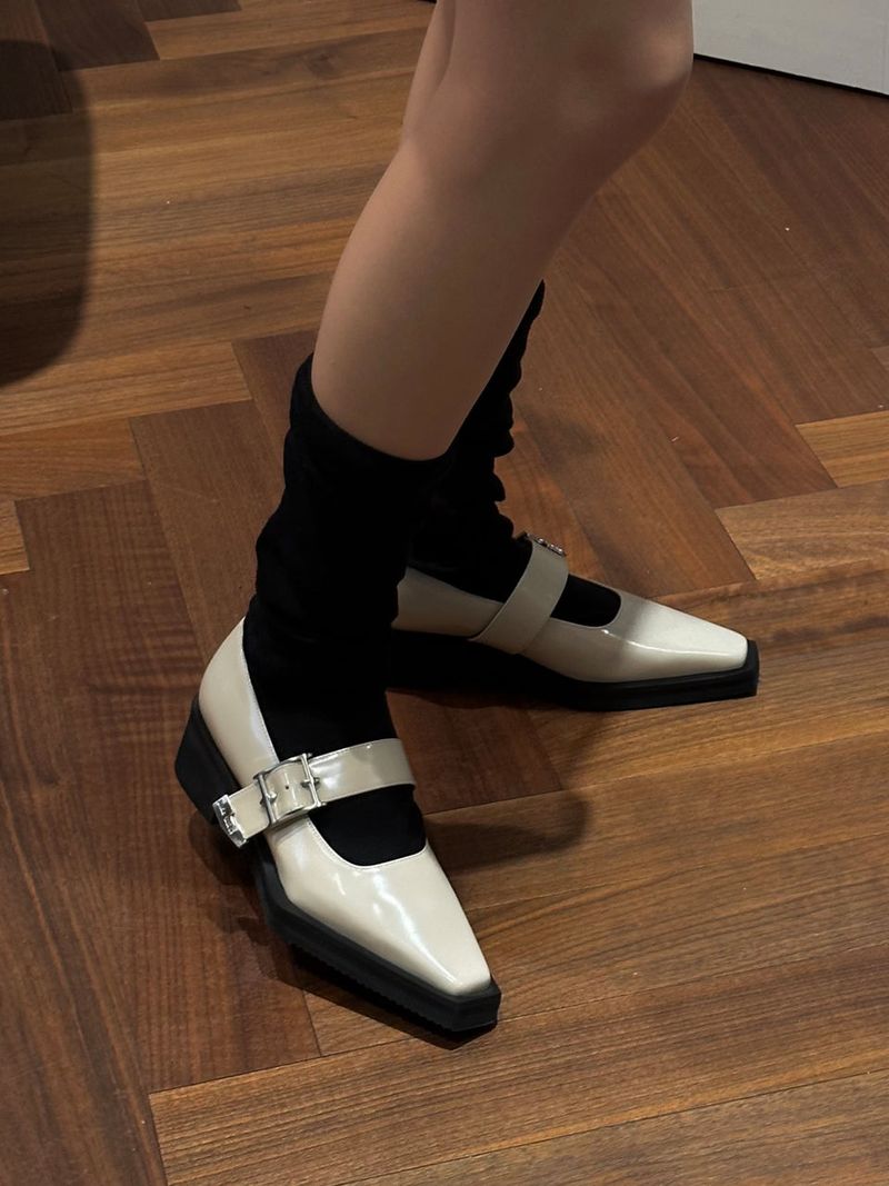 Higher Strap Buckle Loafer black