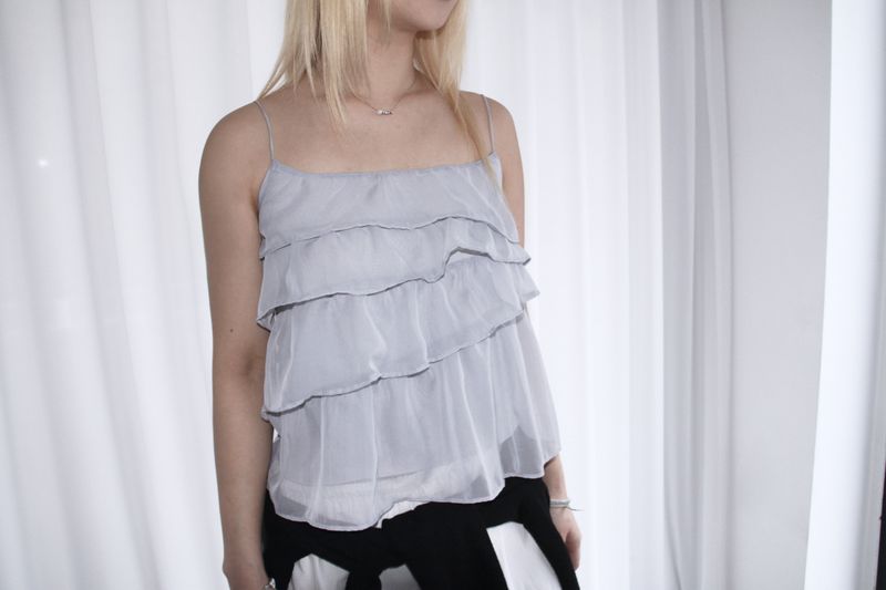 frill chiffon see-through sleeveless (2colors)