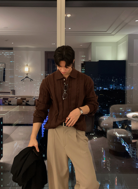All-Day Cable Pattern Two-Button Collar Knit