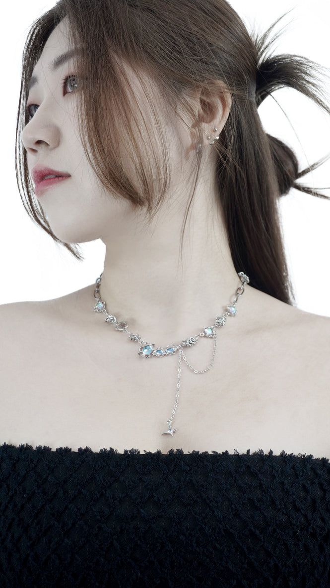 Emerald Twisted Chain Bold Hip Necklace