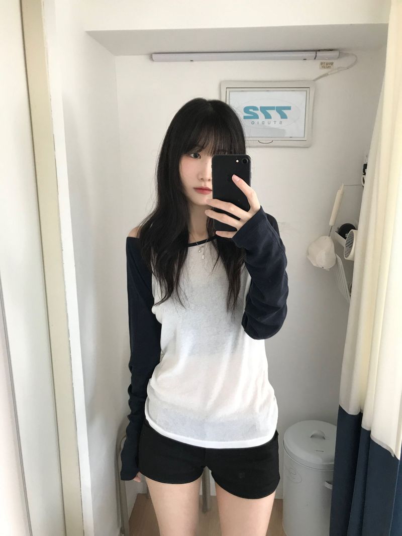 Raglan off-shoulder T-shirt (3 colors)