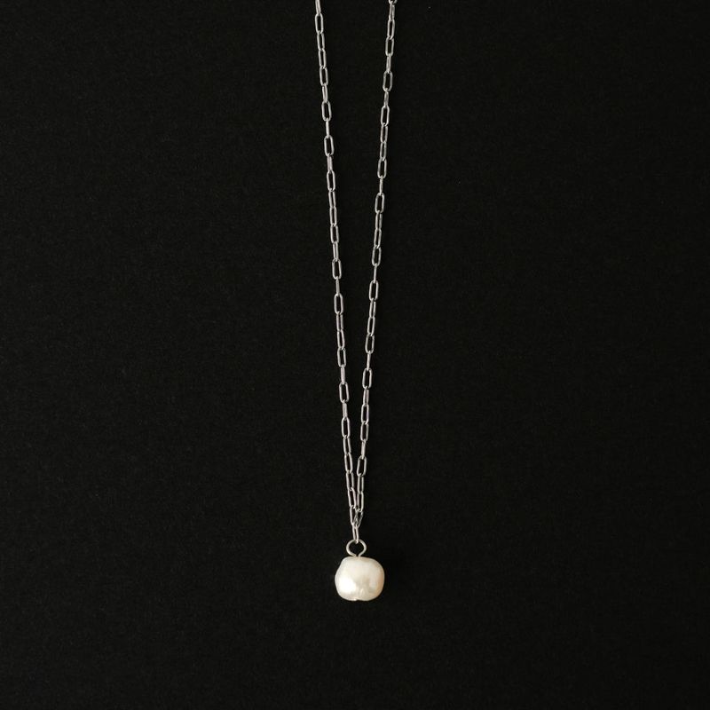 pearl Ritys necklace