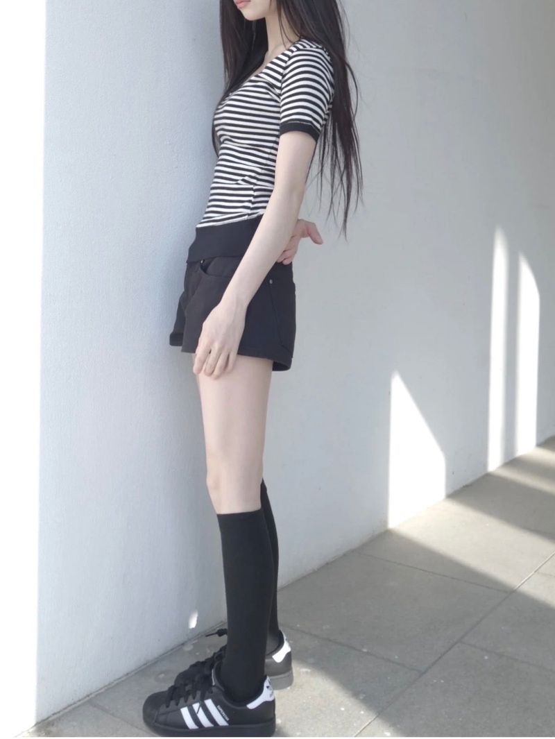 girl stripe tee