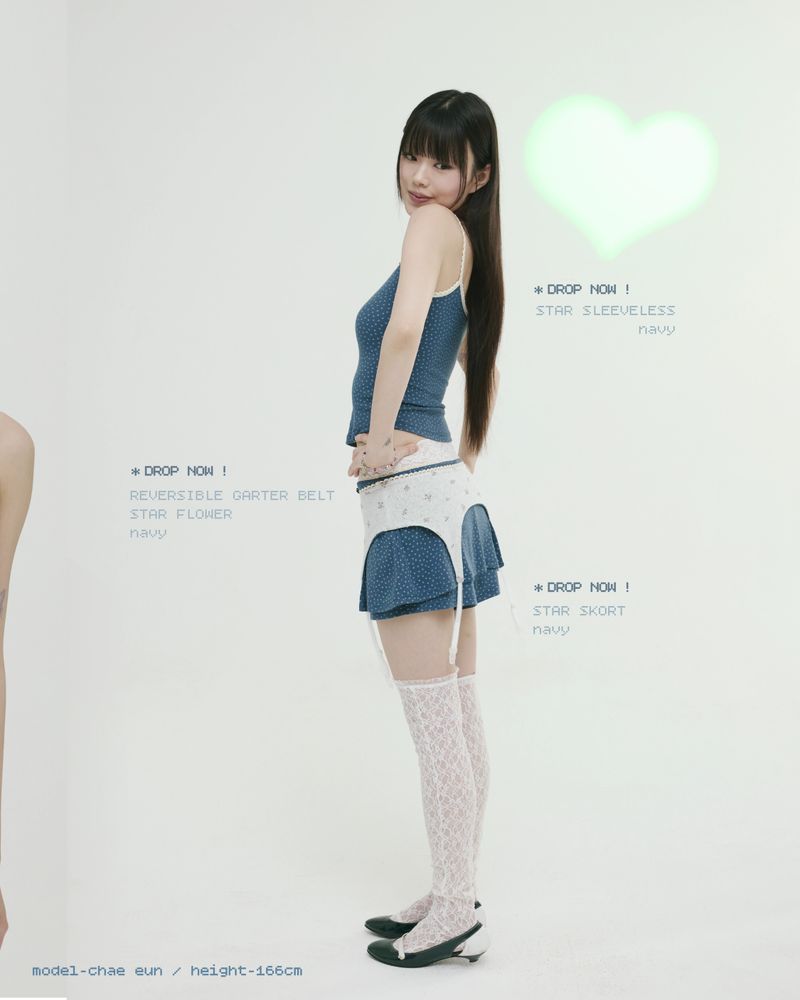 reversible garter belt star flower navy