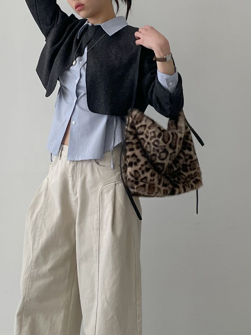 INCHANT ME（インチャントミー）の「Leopard Fur Shoulder Bag（Bags）」