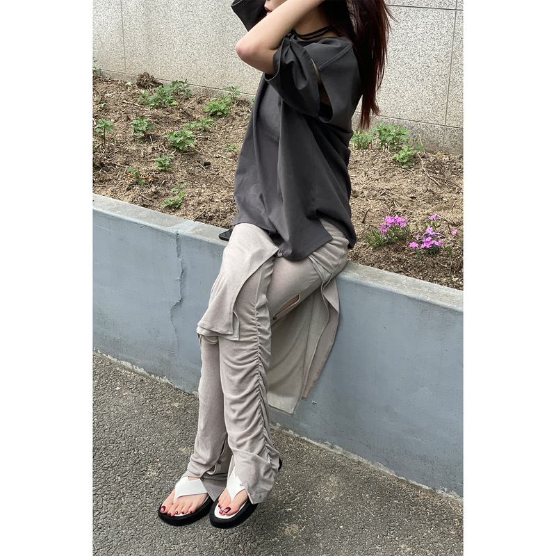SLIP NECK OVERLOCKED TEE