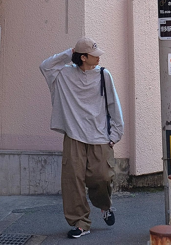 SEMIKAJI（セミカジ）の「[SEMADE] Long Slub Henley Neck Over Sleeve 슬럽 헨리넥 티셔츠 (긴팔)（Tops）」