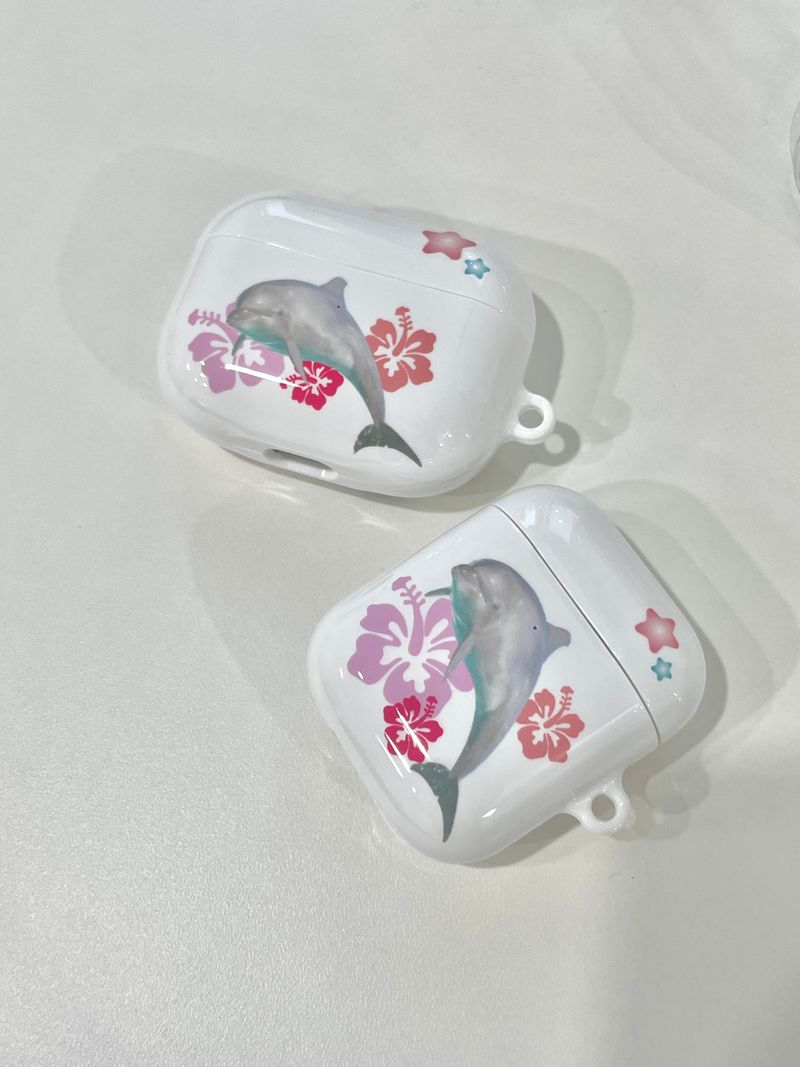 BENEE（ベニー）の「イルカケース（スマホグッズ/小物）」