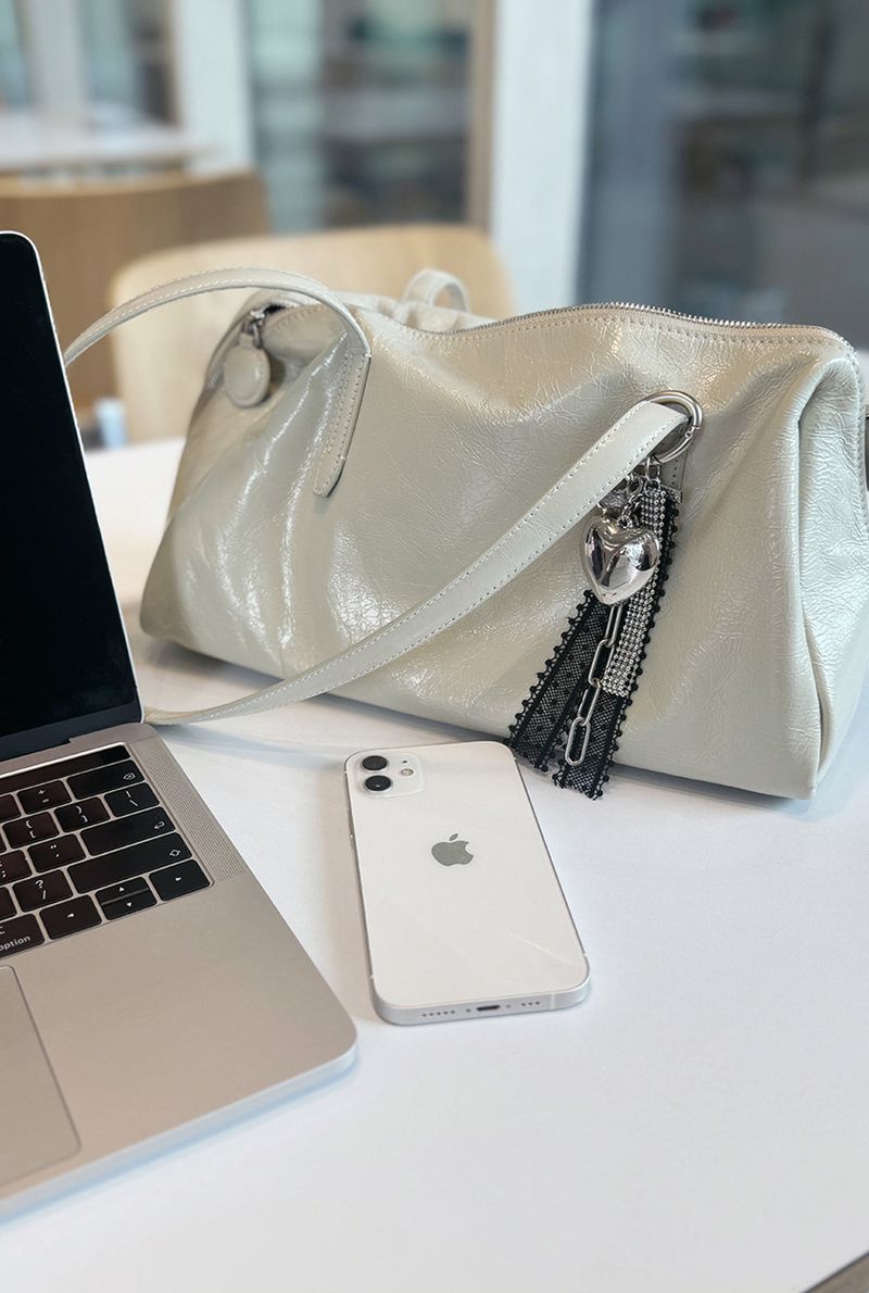 cowhide shoulder bag IVORY