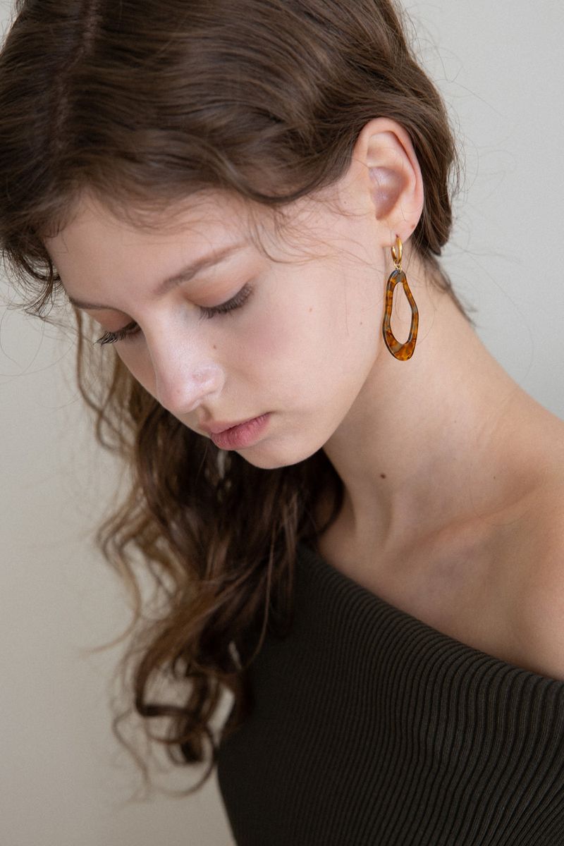 Brown unique shape drop gold earring