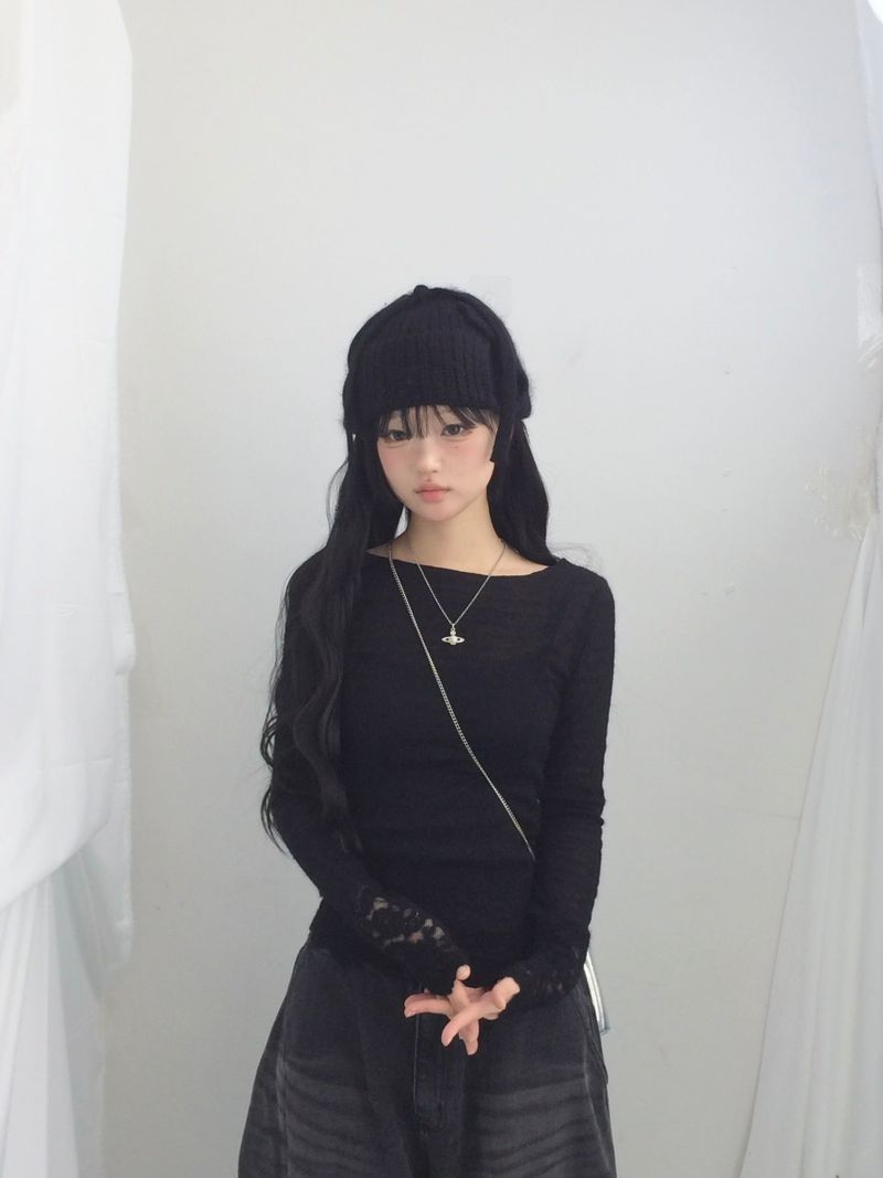 Flower Lace Slim Knit Top