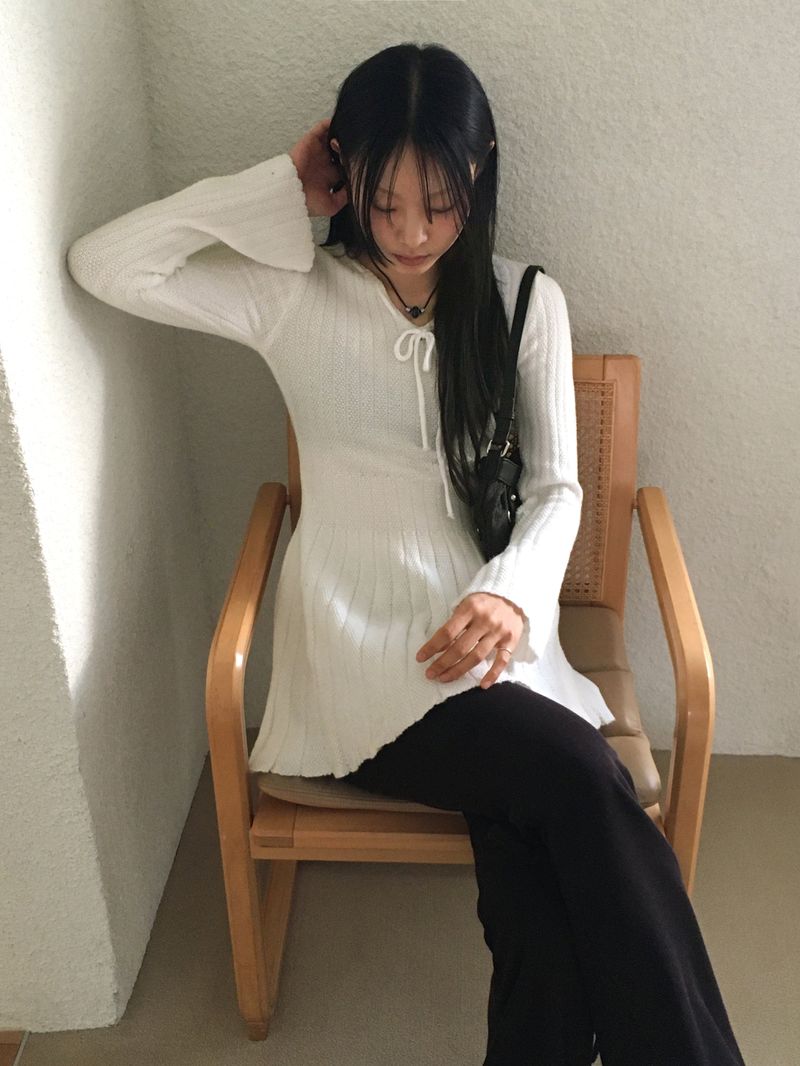 Shining wool ribbon strap punching knit dress