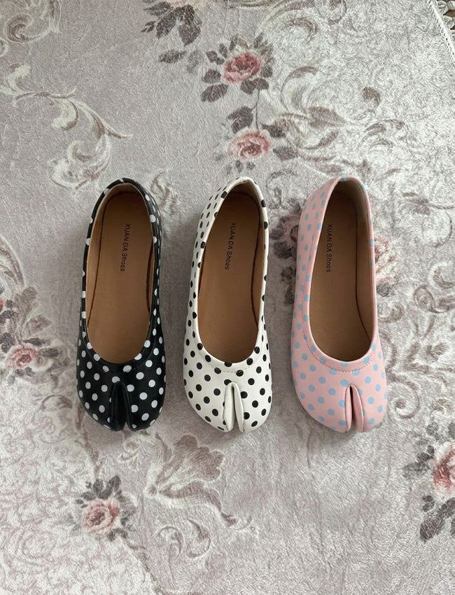 dot tabi flat shoes