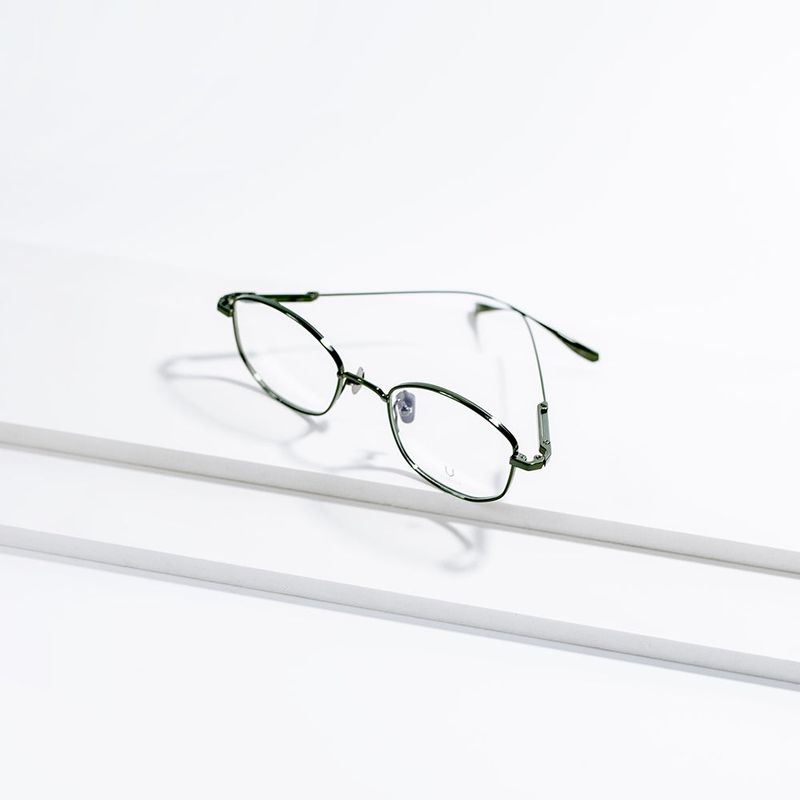 Knouun polygon titanium glasses CODE. 102. E Khaki